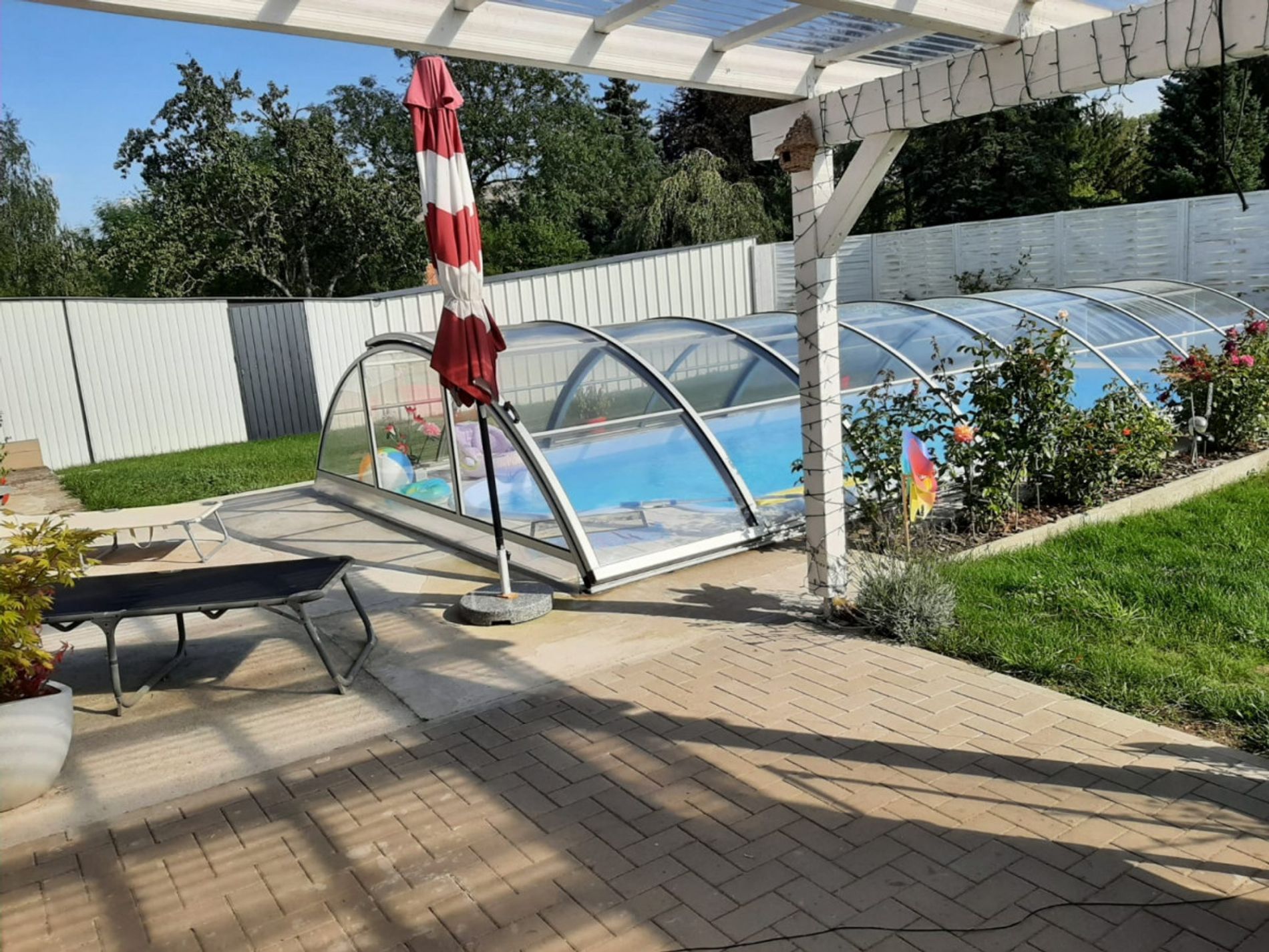 Terrasse und Pool