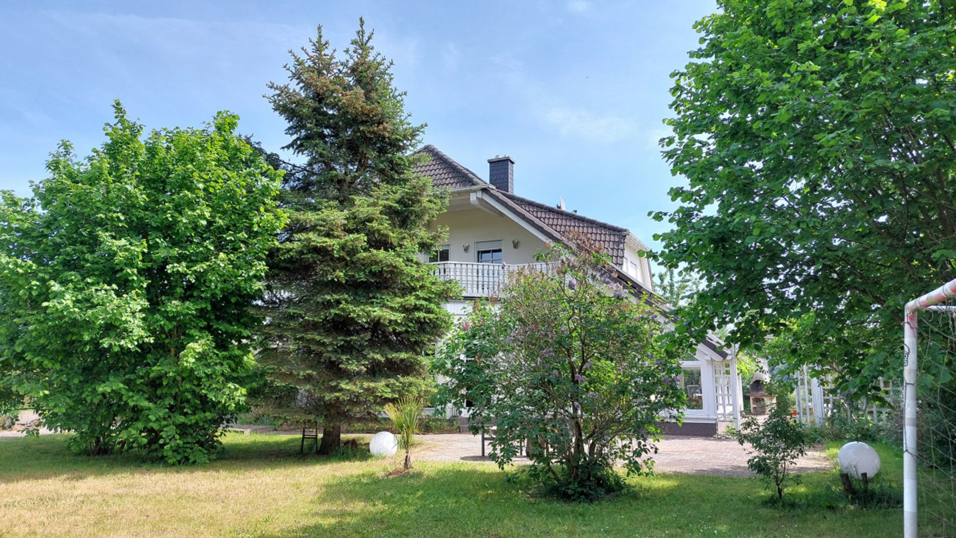 viel Grün ums Haus