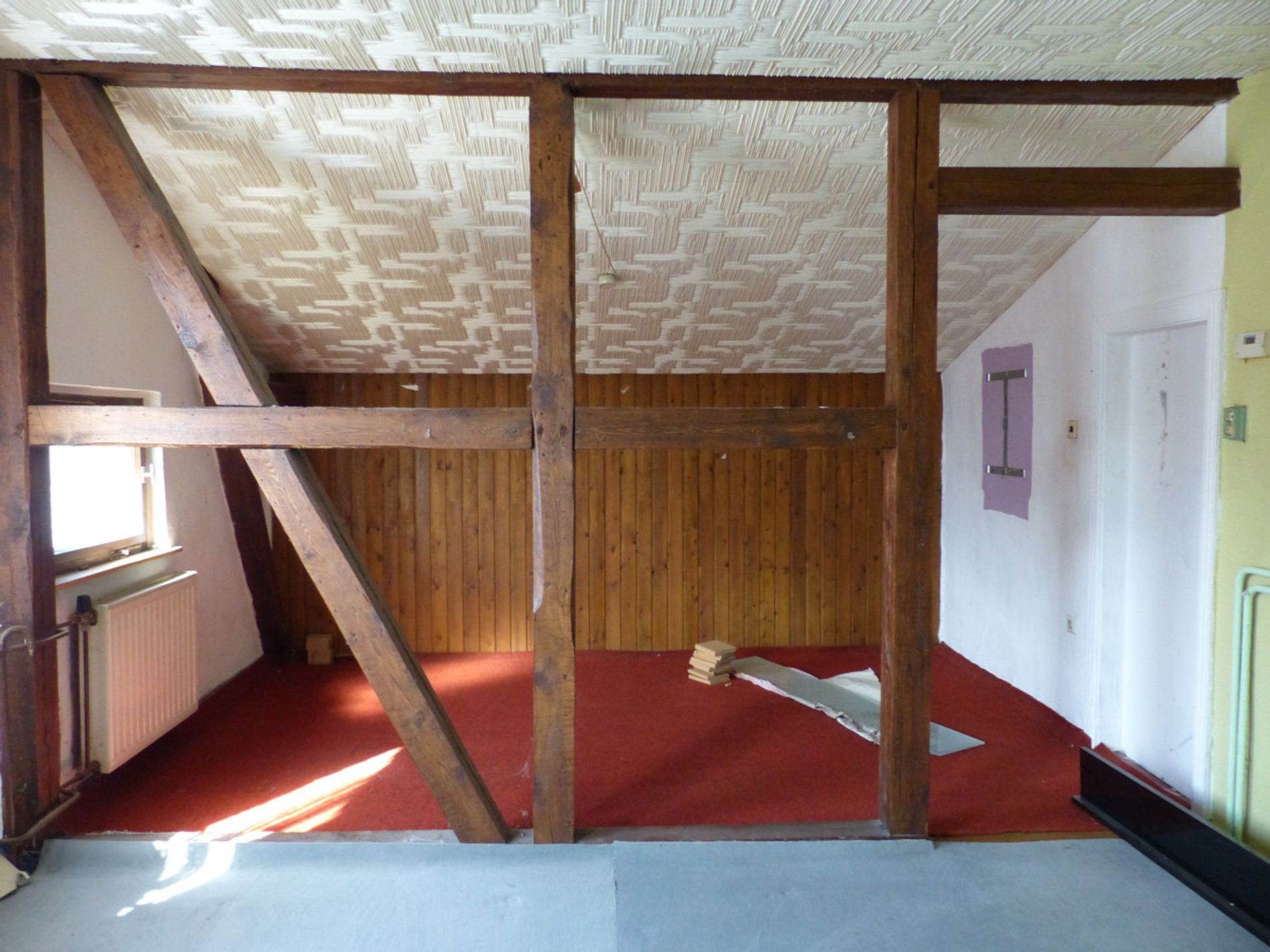 schönes Zimmer OG