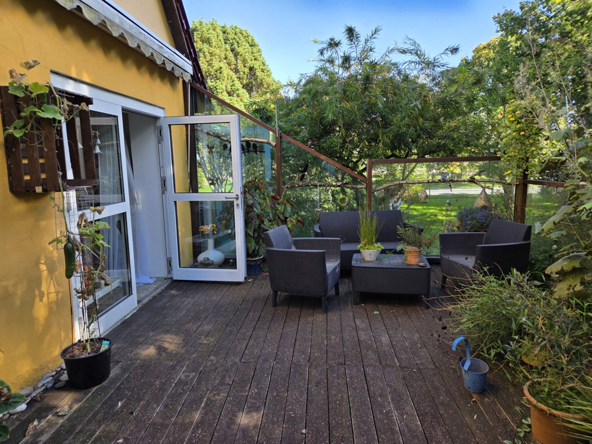 Terrasse vor dem WZ