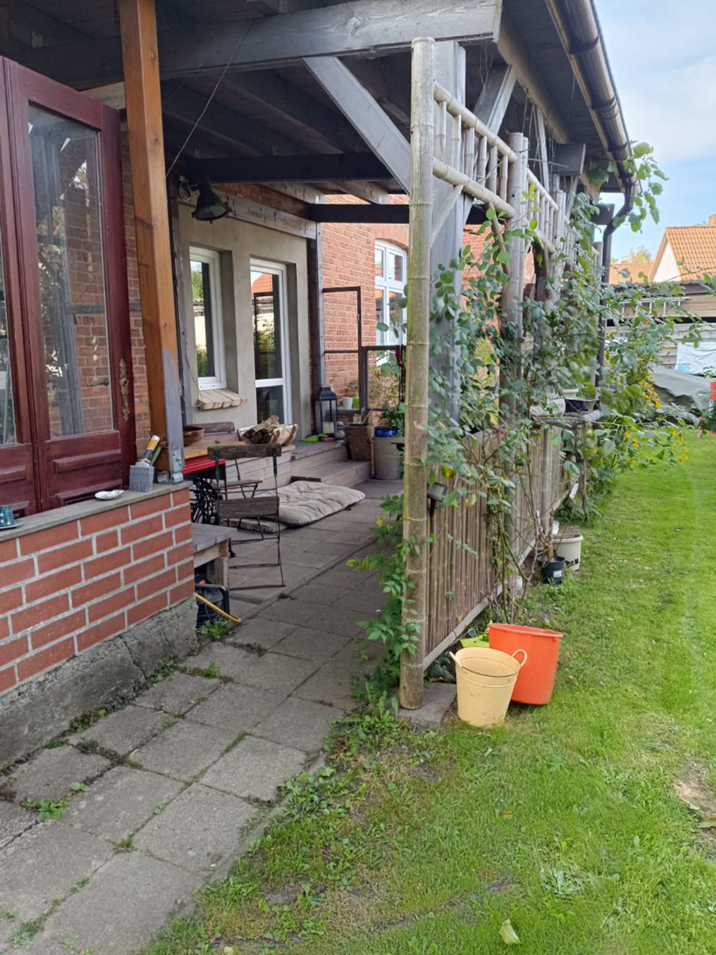 Terrasse vor dem Hintereingang