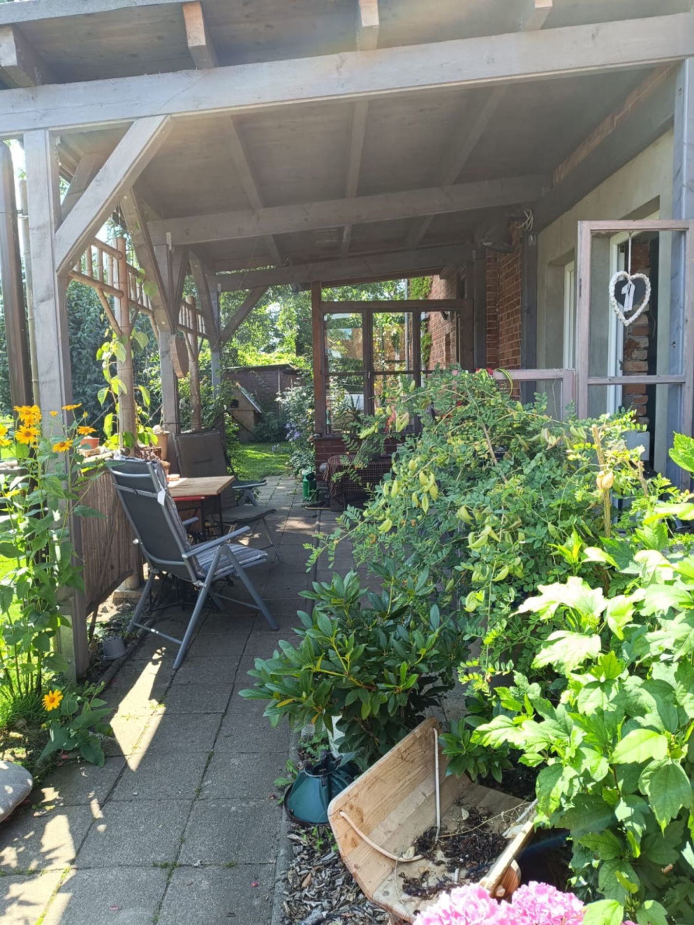 Terrasse vor dem Hintereingang