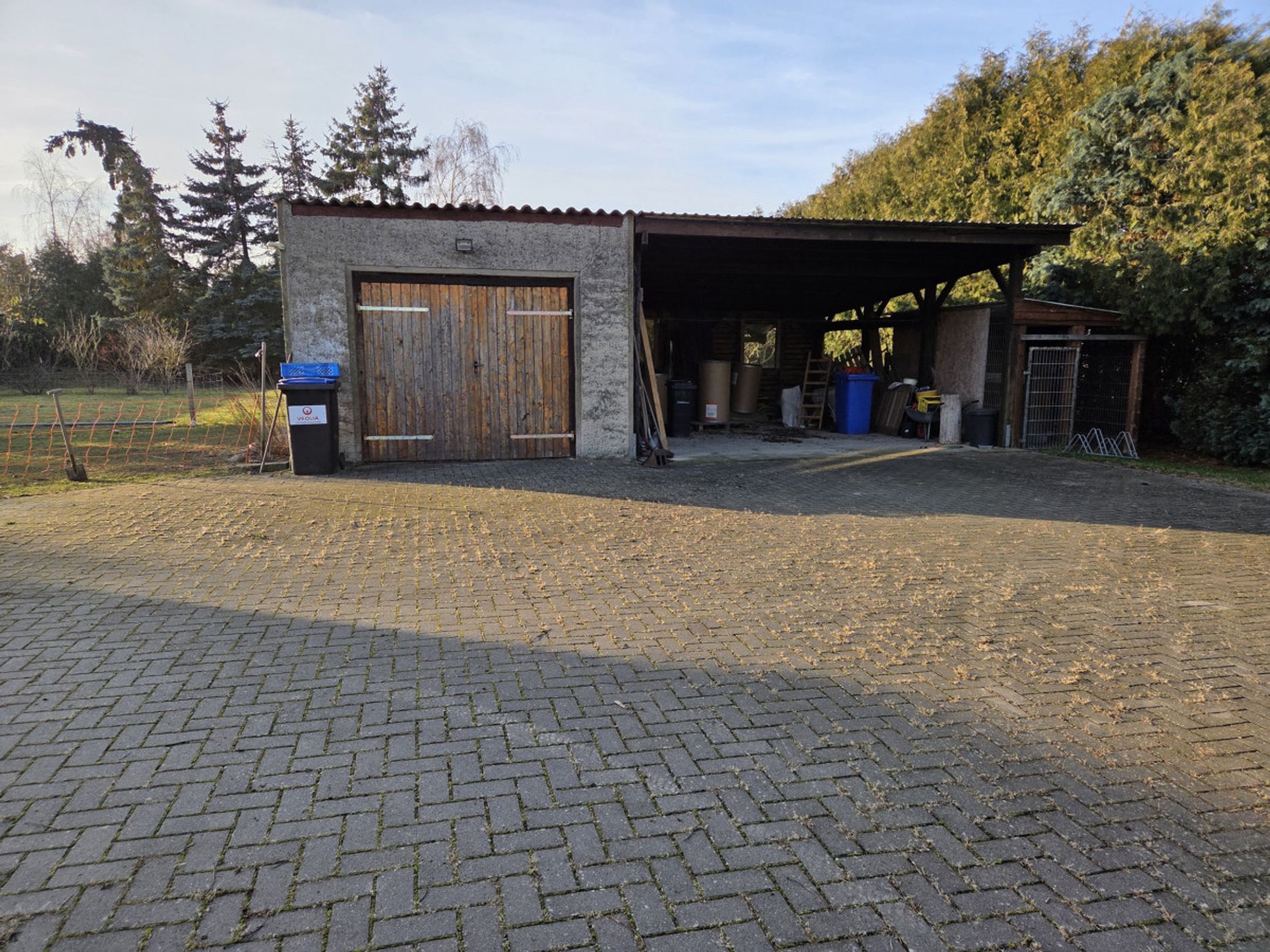 Garage und Carport