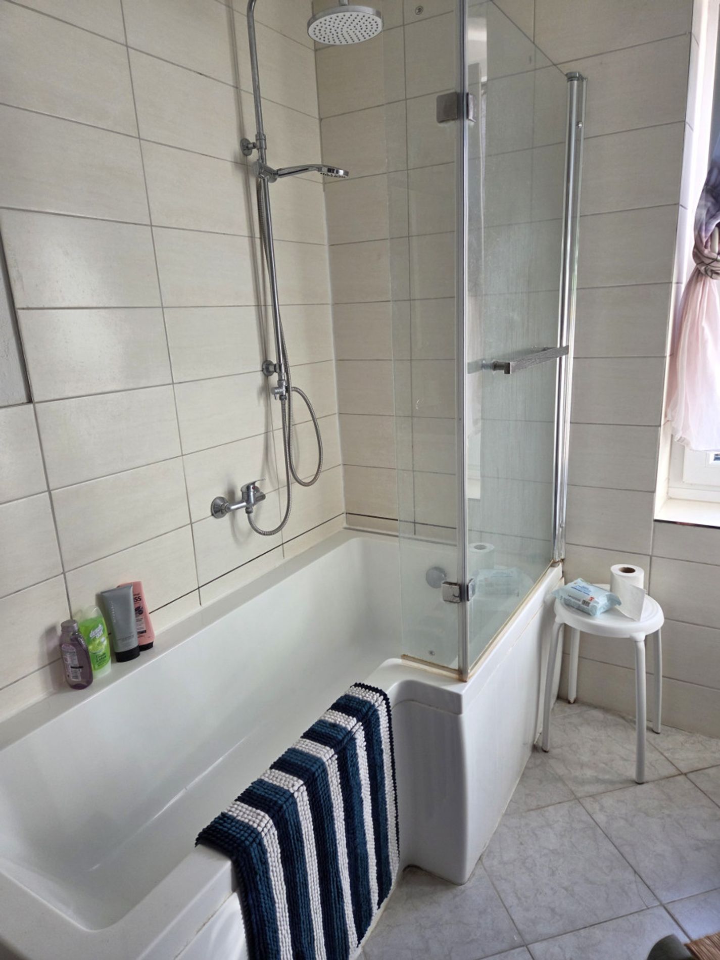 .Wanne mit Duschzone