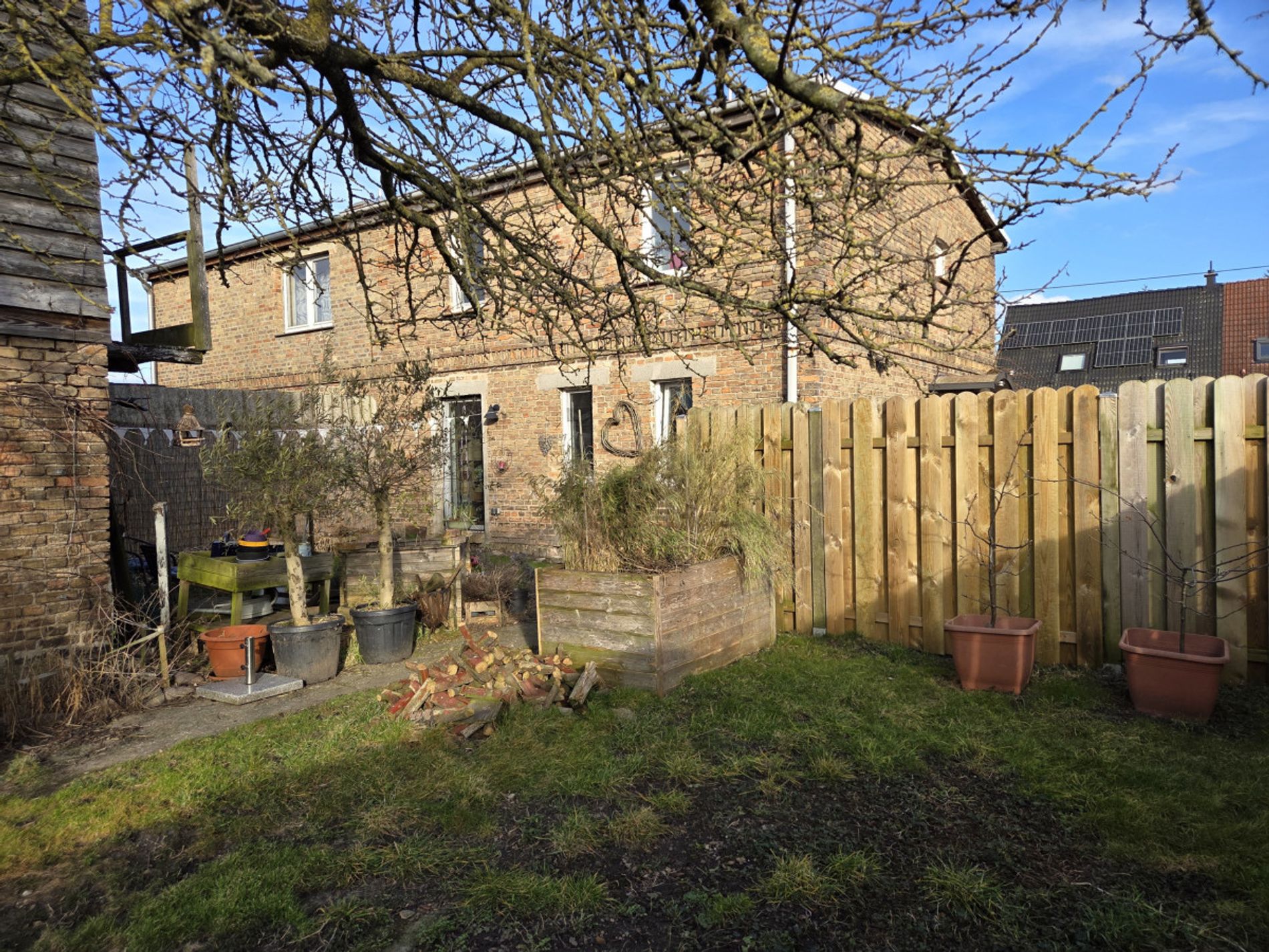 Haus-Ansicht von hinten