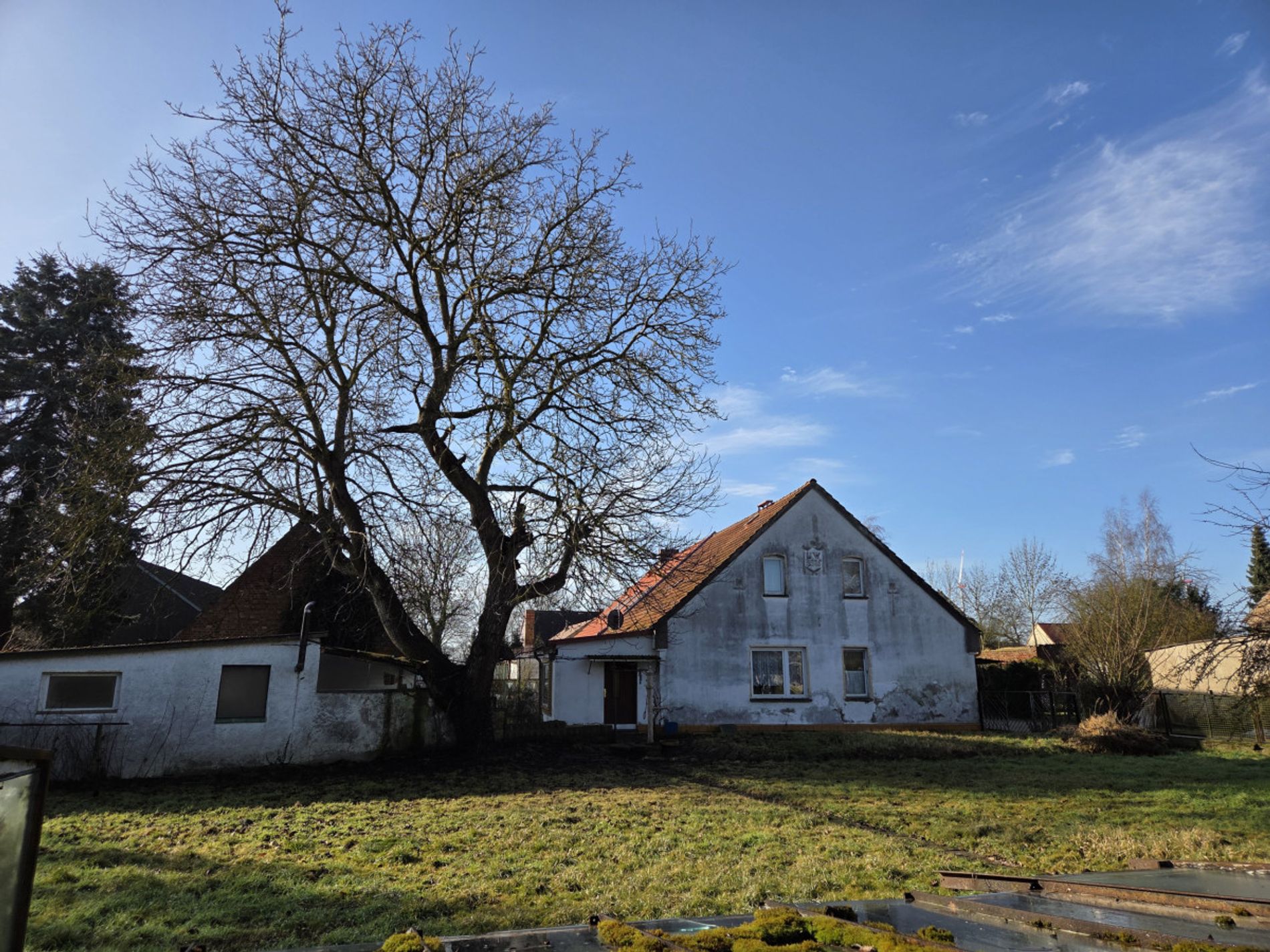 Grundstück und Haus