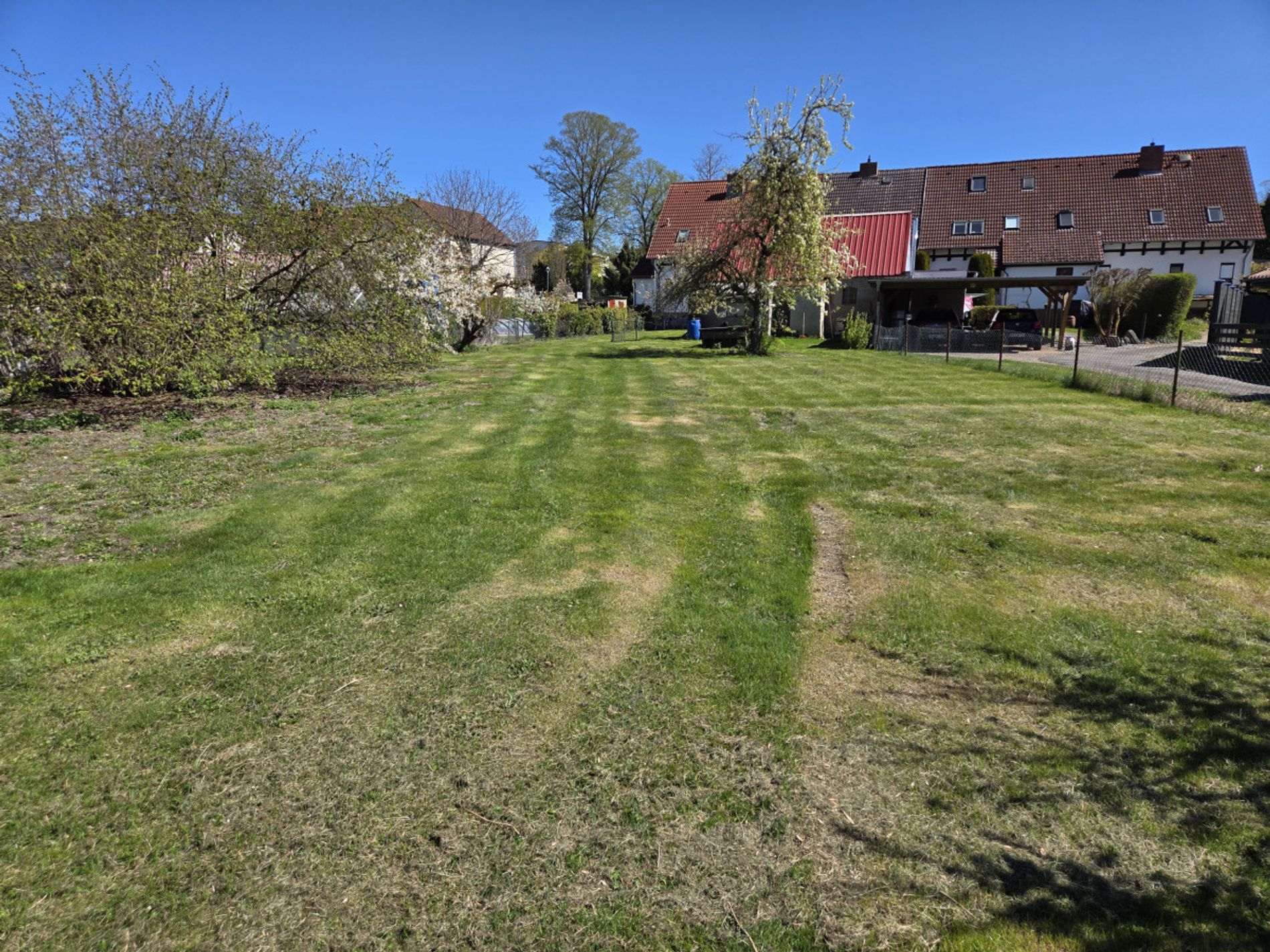 Grundstück....hintere Einfahrt