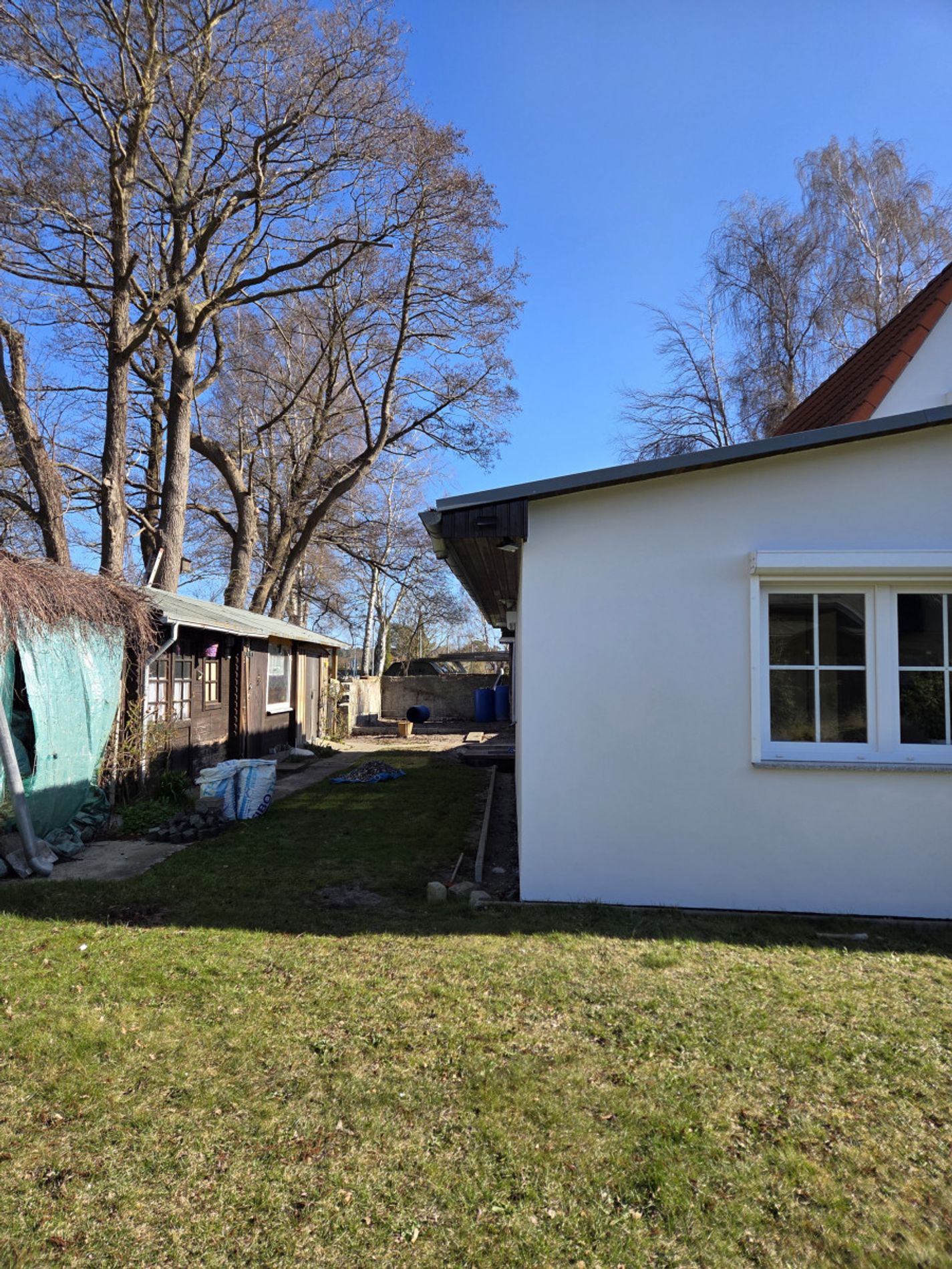 hinter dem Haus - Nebengebäude