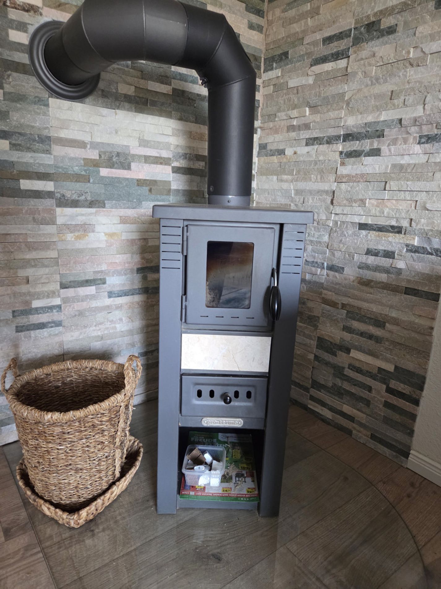 Kaminofen im Wohnzimmer