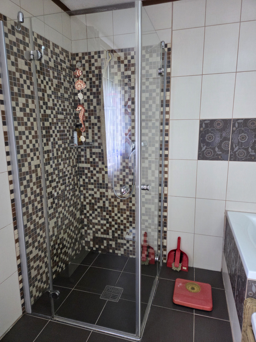 Dusche im Bad