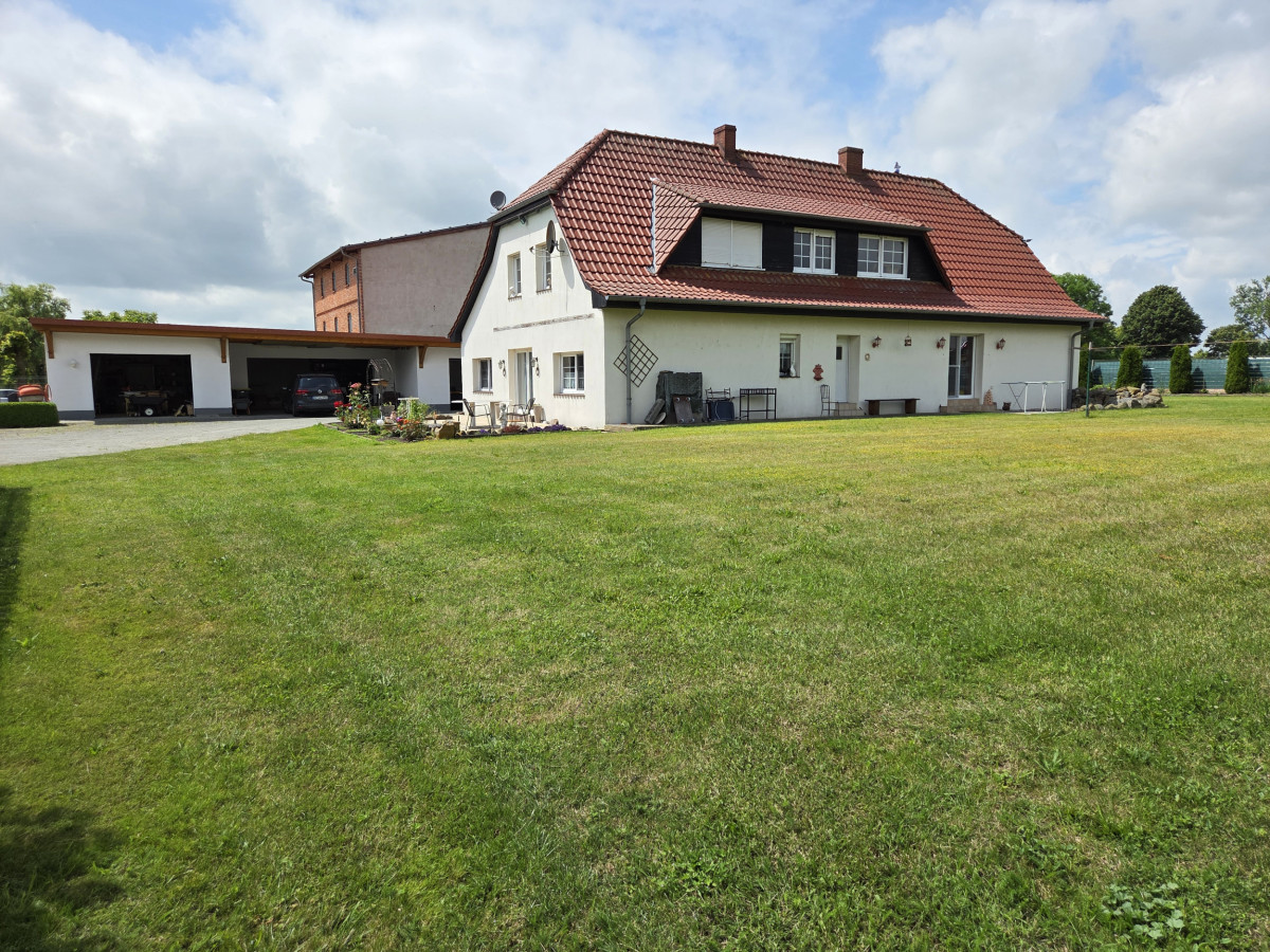 Grundstück und Haus