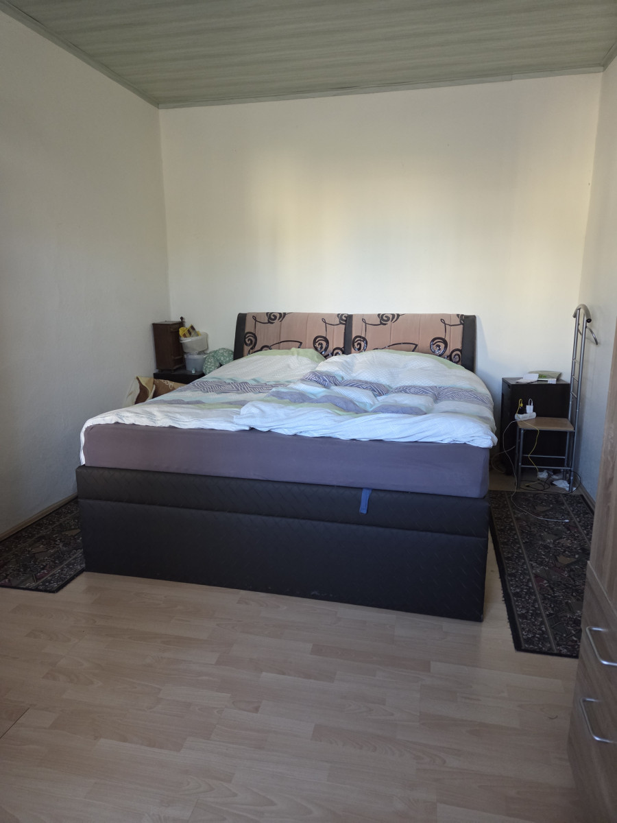 Schlafzimmer 1