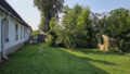hinter dem Haus