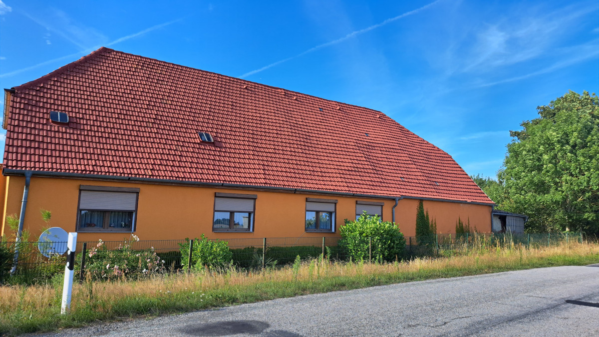 Straßenansicht