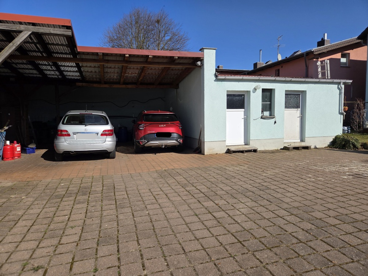 Carport und NG